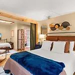 Adorable Home Centrally Located!