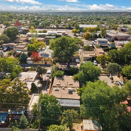 Adorable Centrally Located! Santa Fe